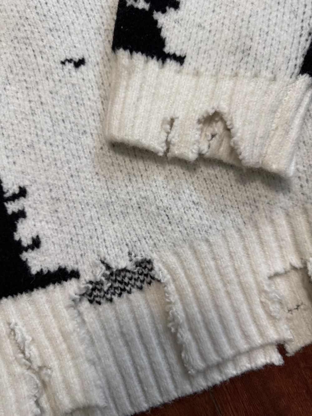 Men'/women Black and Cream Distressed Crewneck Sweater - Picture 3 of 6
